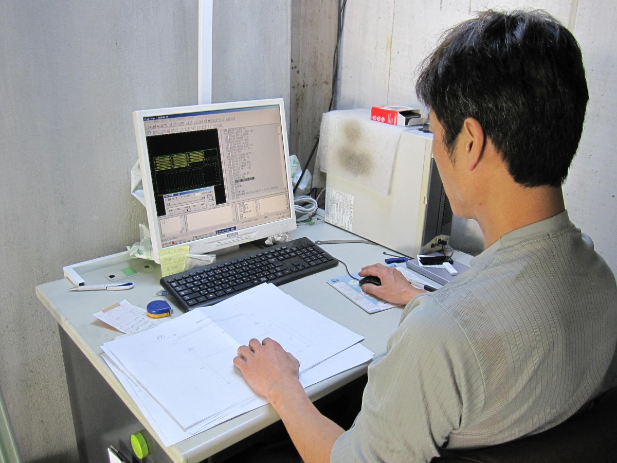 Tuyển Kỹ thuật viên chế tác khung cột nhà xưởng (mã số YOKO-02)
